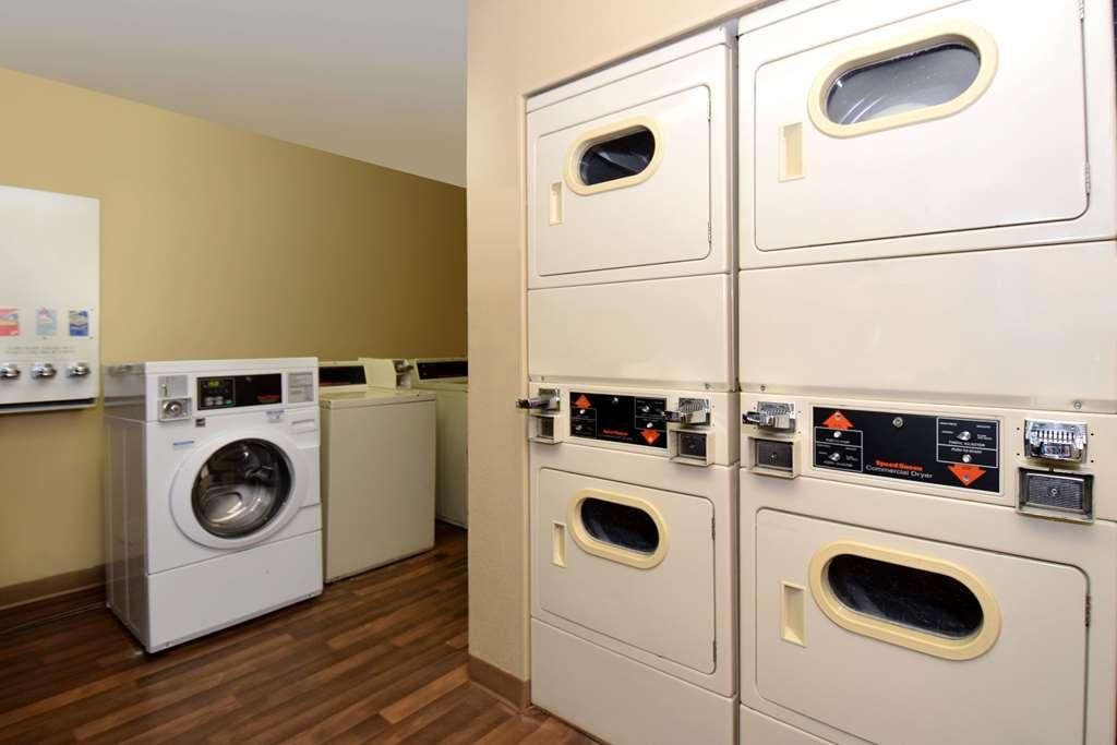 Extended Stay America Select Suites - Newport News - Oyster Point Екстер'єр фото