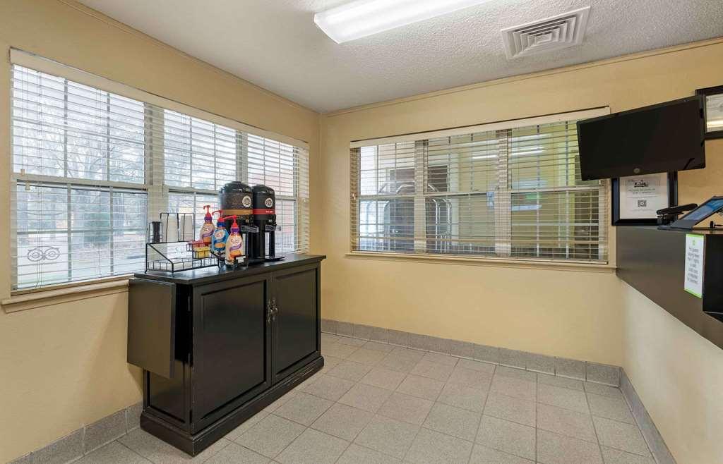 Extended Stay America Select Suites - Newport News - Oyster Point Інтер'єр фото