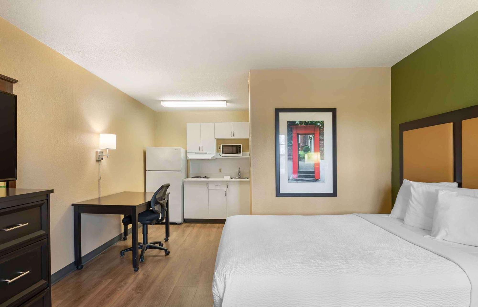Extended Stay America Select Suites - Newport News - Oyster Point Екстер'єр фото