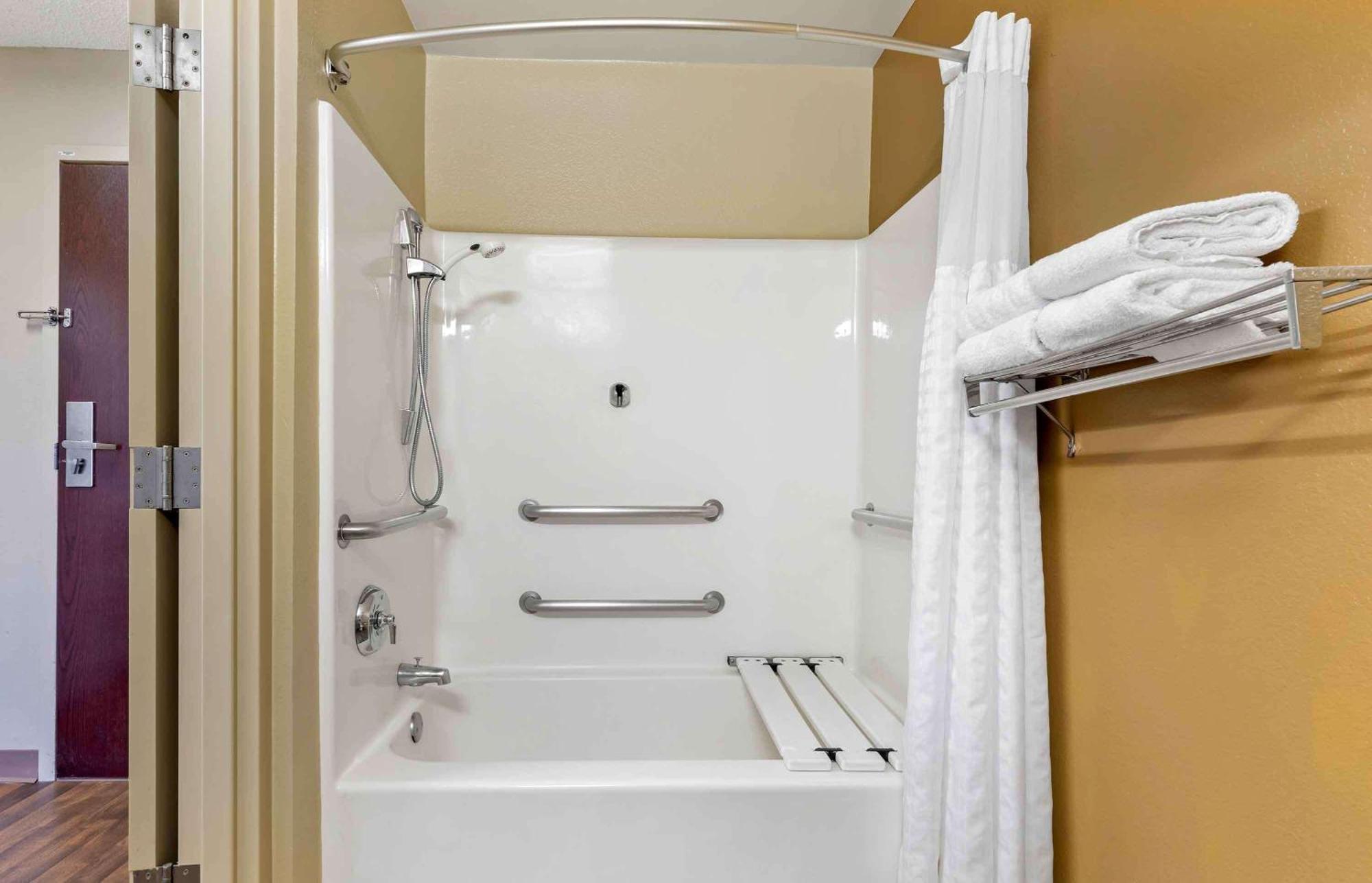 Extended Stay America Select Suites - Newport News - Oyster Point Екстер'єр фото