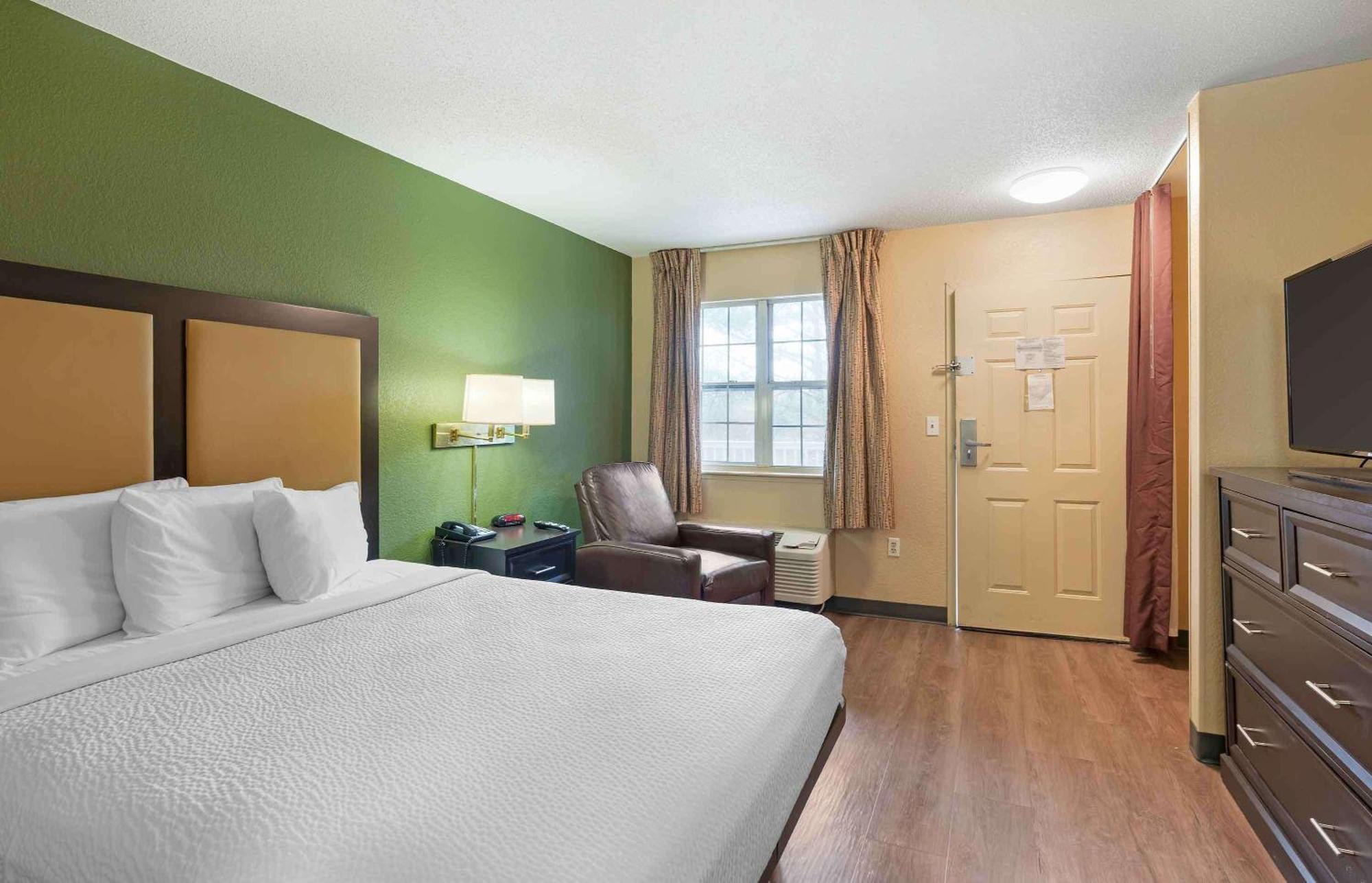 Extended Stay America Select Suites - Newport News - Oyster Point Екстер'єр фото