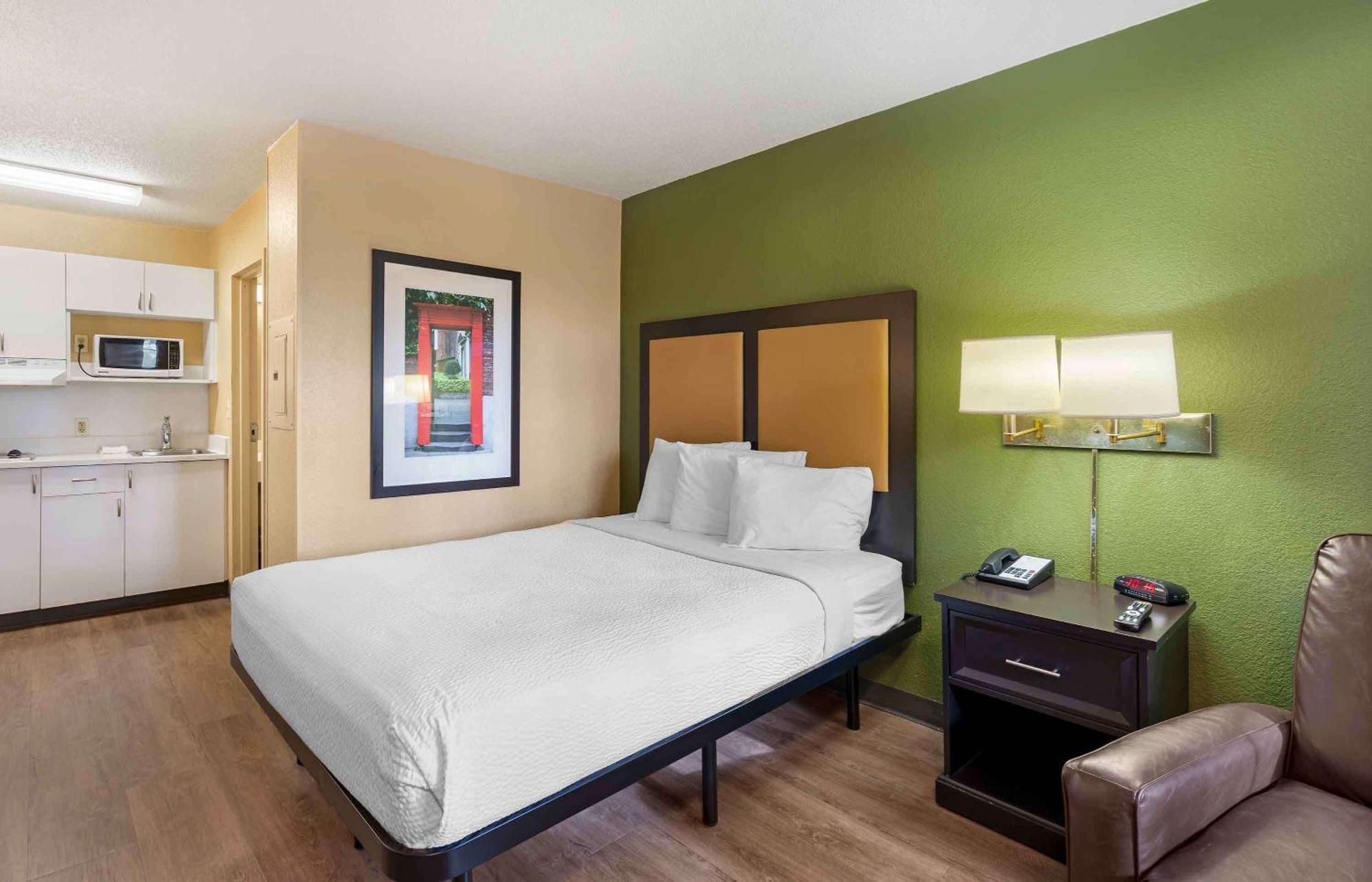 Extended Stay America Select Suites - Newport News - Oyster Point Екстер'єр фото
