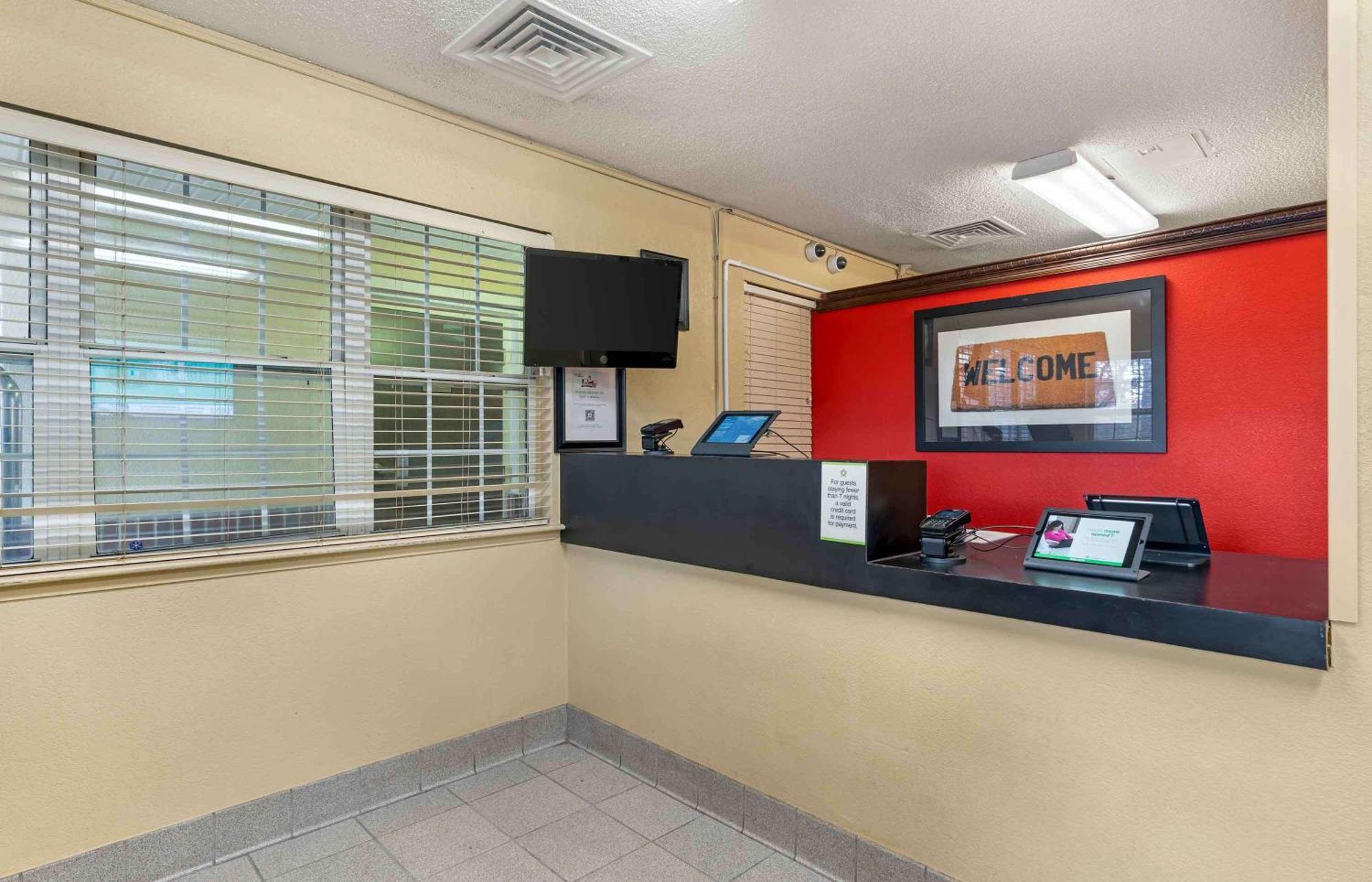 Extended Stay America Select Suites - Newport News - Oyster Point Екстер'єр фото