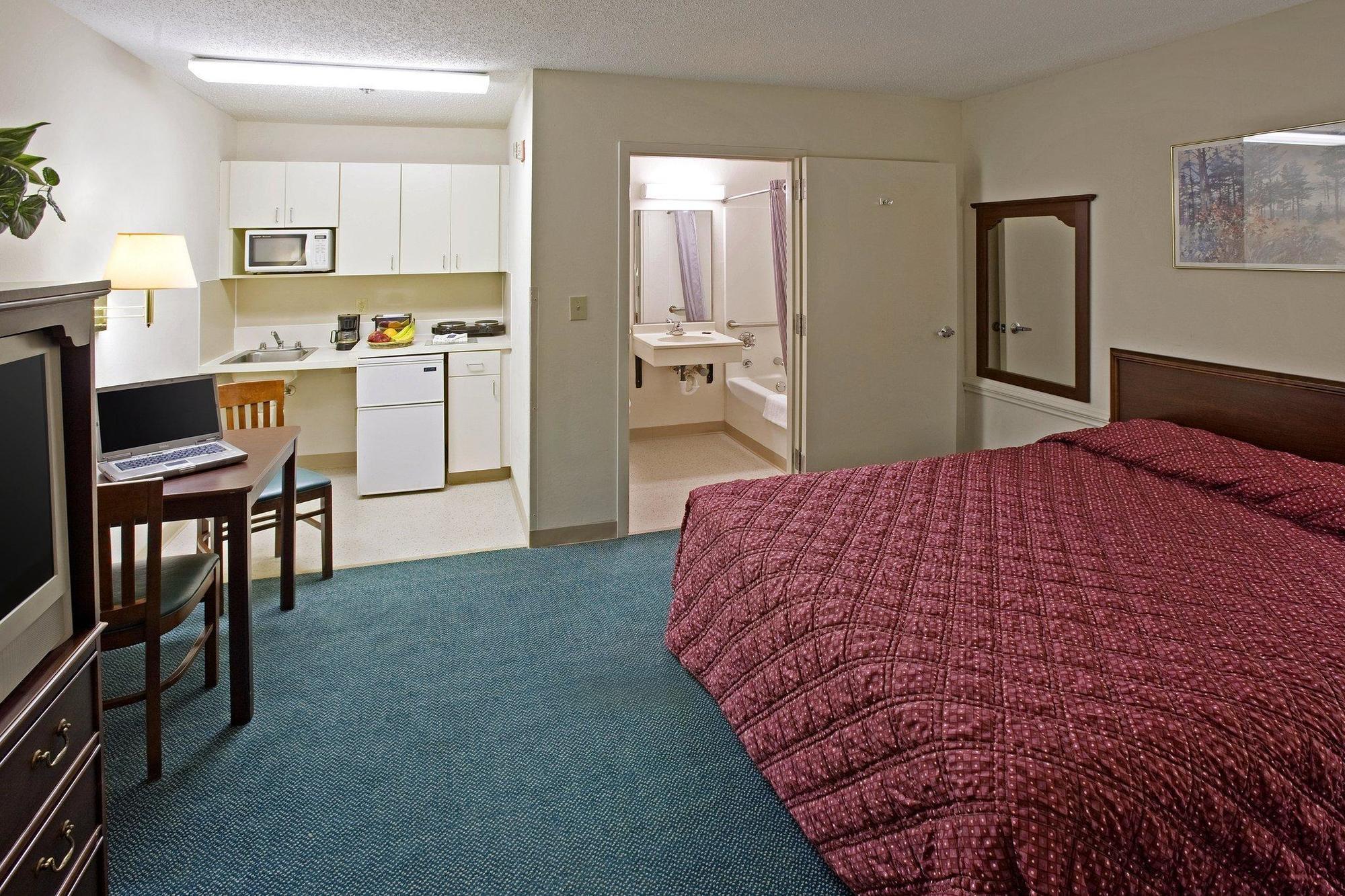 Extended Stay America Select Suites - Newport News - Oyster Point Екстер'єр фото