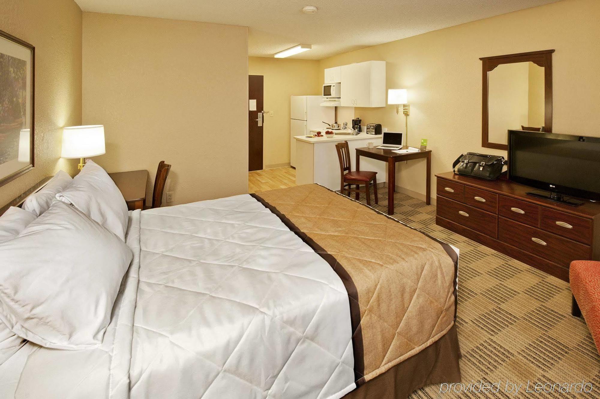 Extended Stay America Select Suites - Newport News - Oyster Point Екстер'єр фото